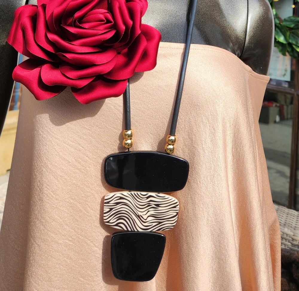 Zebra print Statement Necklace - Reversible😍 - Picture 8 of 16